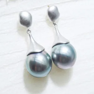 11.7mm Tahitian Pearl Oval Shape Drop Earrings in Elegant Grey