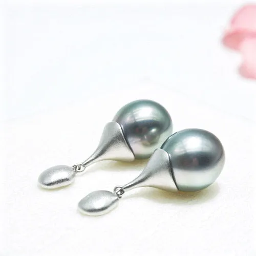 11.7mm Tahitian Pearl Oval Shape Drop Earrings in Elegant Grey