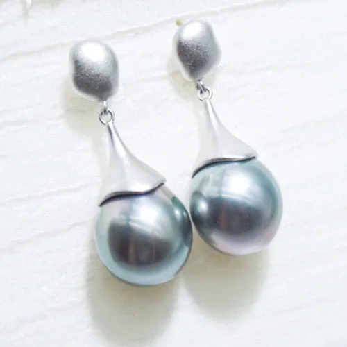 11.7mm Tahitian Pearl Oval Shape Drop Earrings in Elegant Grey
