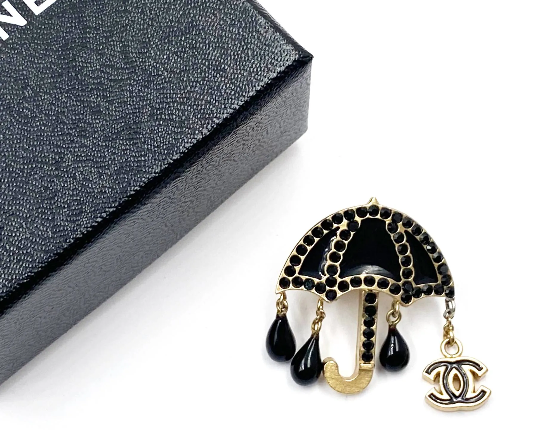 CHANEL Super Rare Vintage Gold Plated CC Umbrella Black Crystal Pin