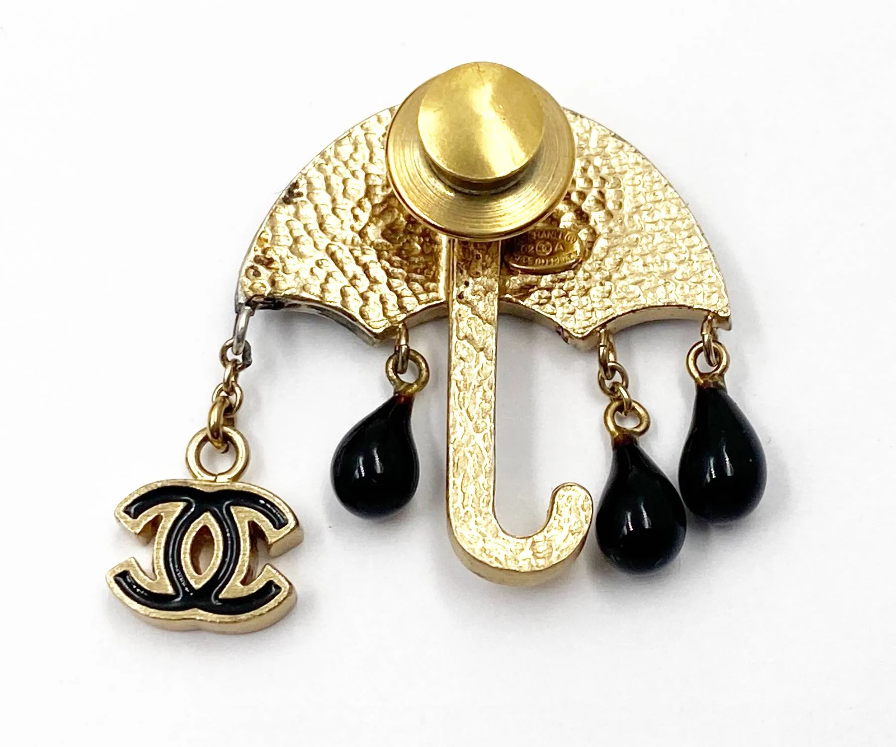CHANEL Super Rare Vintage Gold Plated CC Umbrella Black Crystal Pin