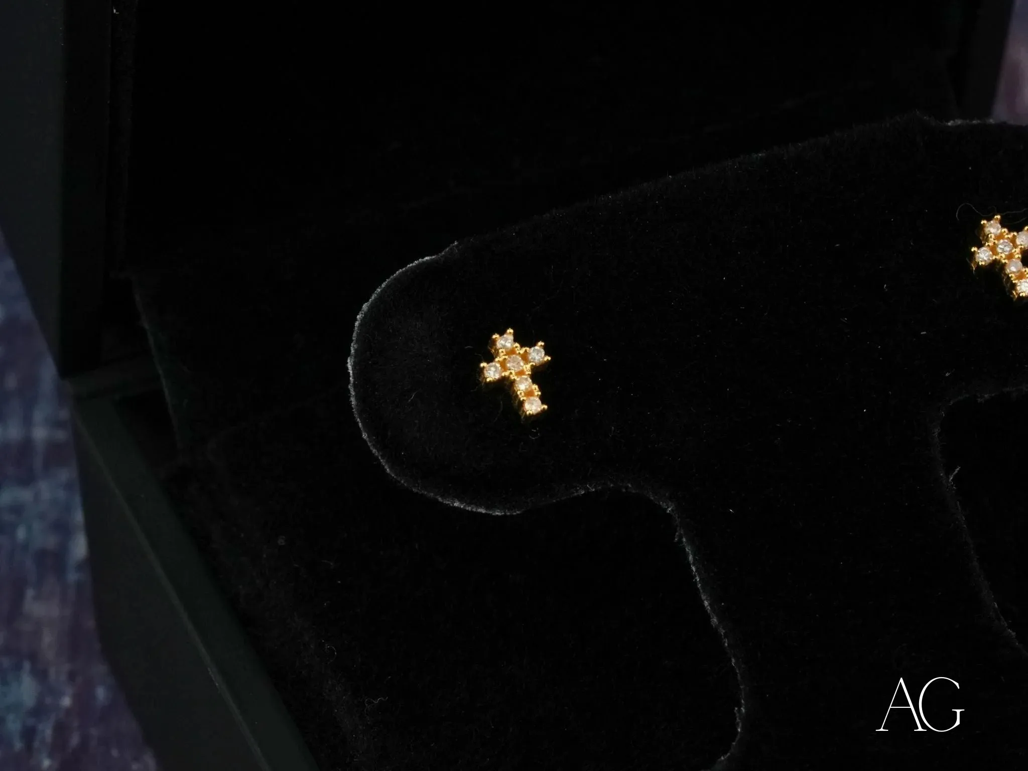 Diamond Cross Earrings – Elegant & Lightweight