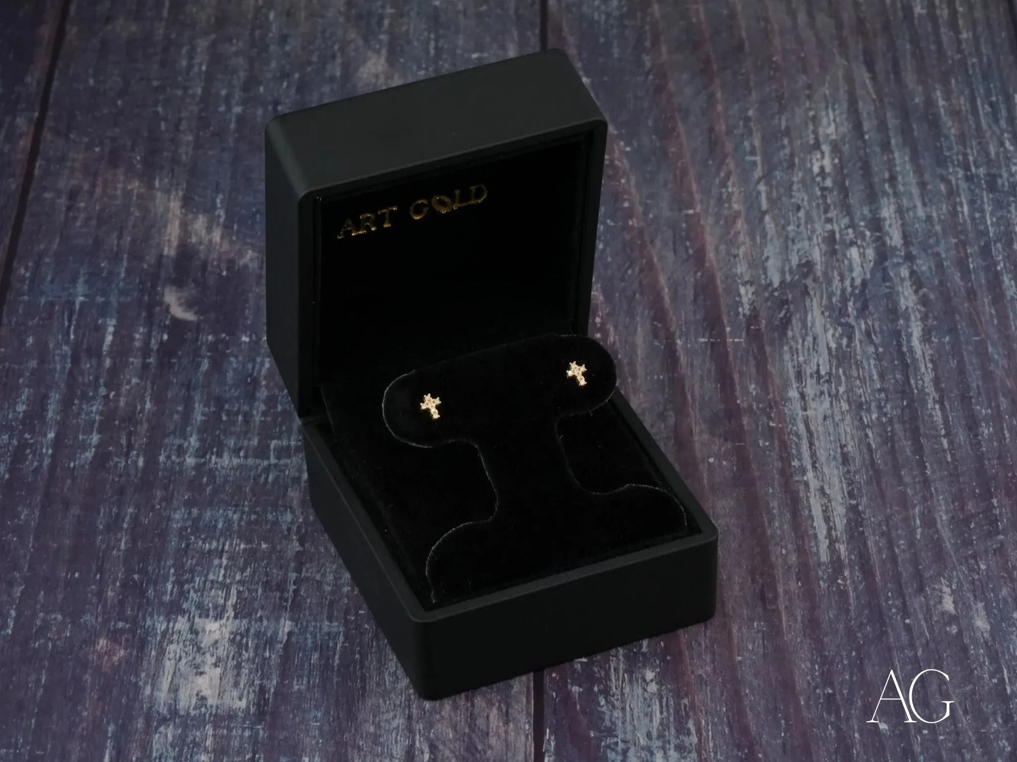 Diamond Cross Earrings – Elegant & Lightweight