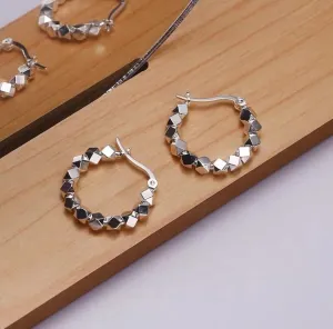 Elegant 925 Sterling Silver Temperamental Hoop Earrings.