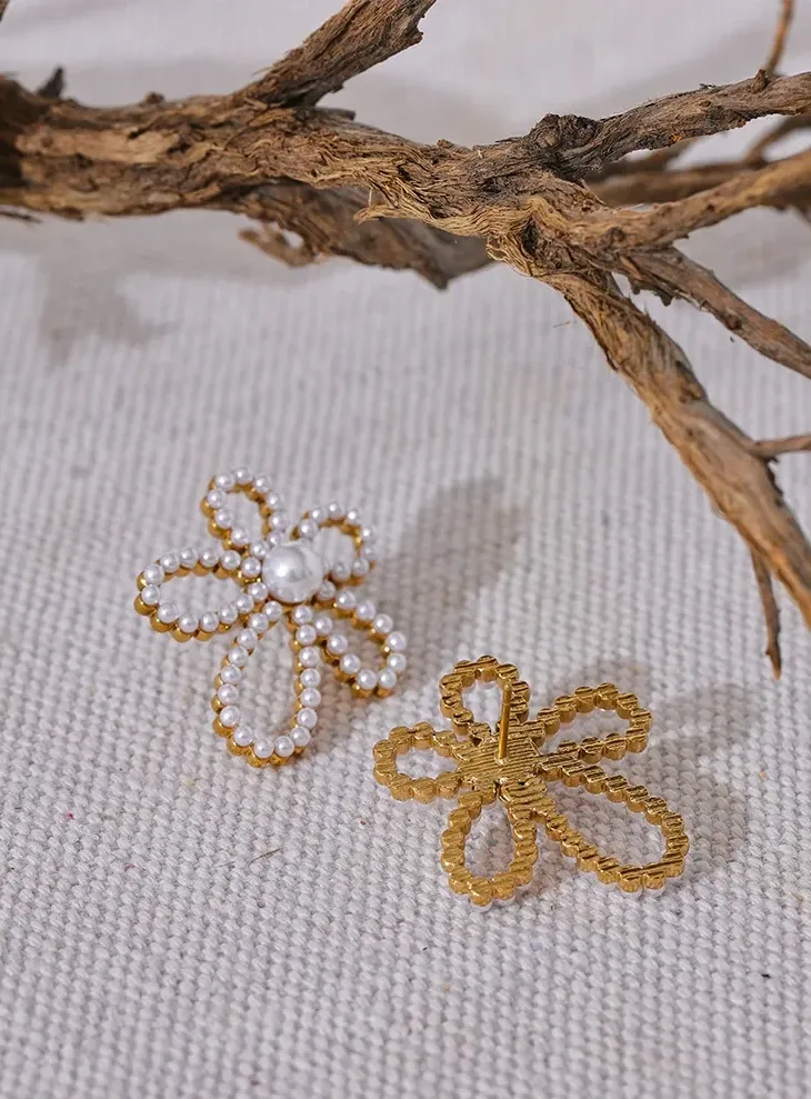 Elegant Pearl Flower Earrings
