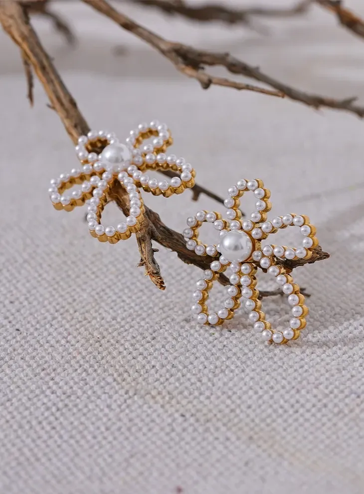 Elegant Pearl Flower Earrings
