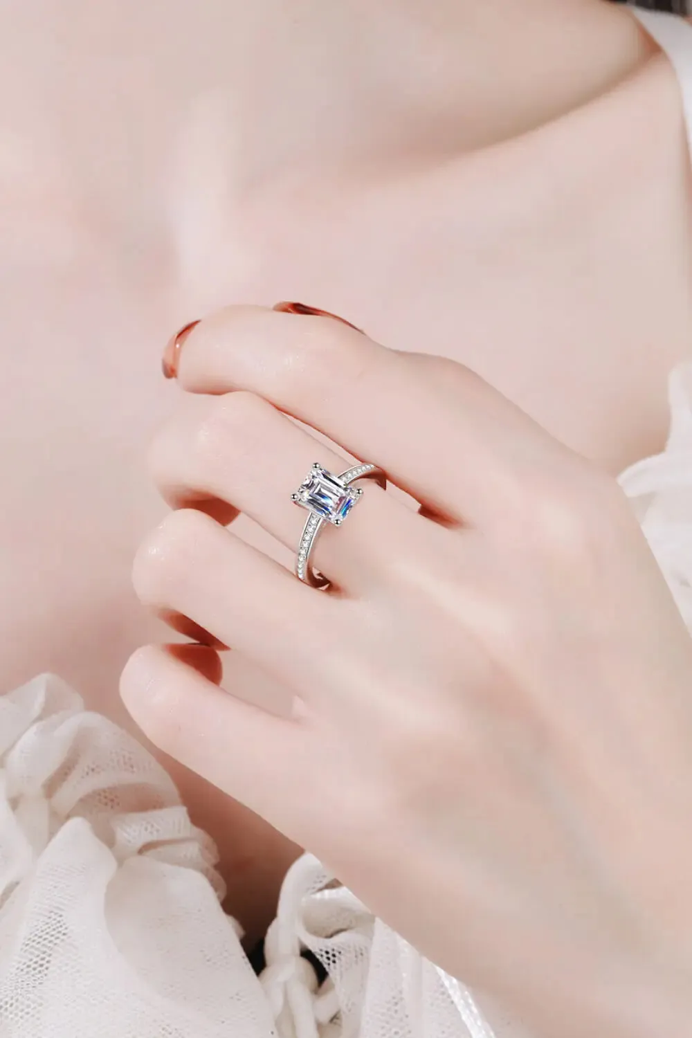LOVCIA 925 Sterling Silver Side Stone Moissanite Ring