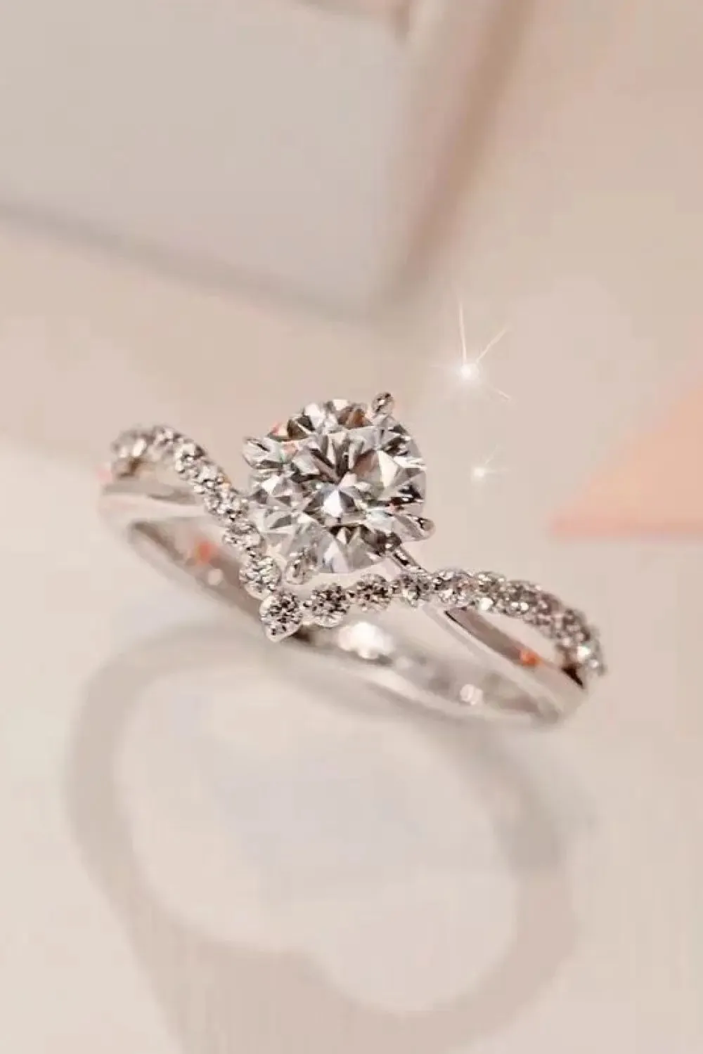 LOVCIA Bold Beauty 1 Carat Moissanite Heart-Shaped Ring