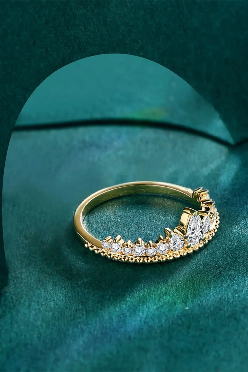 LOVCIA Crown Shape Moissanite Ring