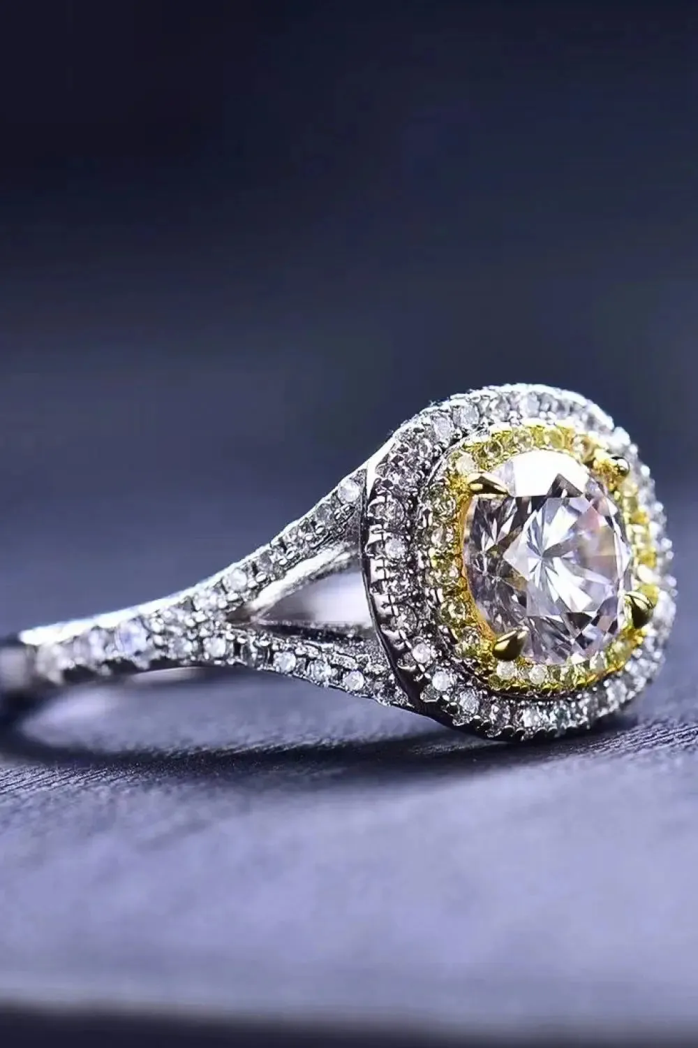 LOVCIA Two-Tone 1 Carat Moissanite Ring