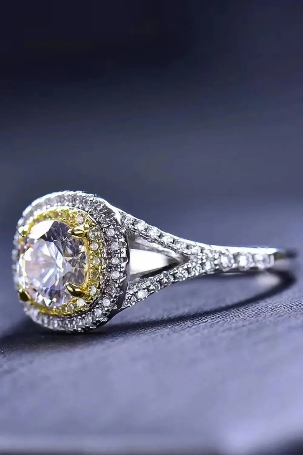 LOVCIA Two-Tone 1 Carat Moissanite Ring
