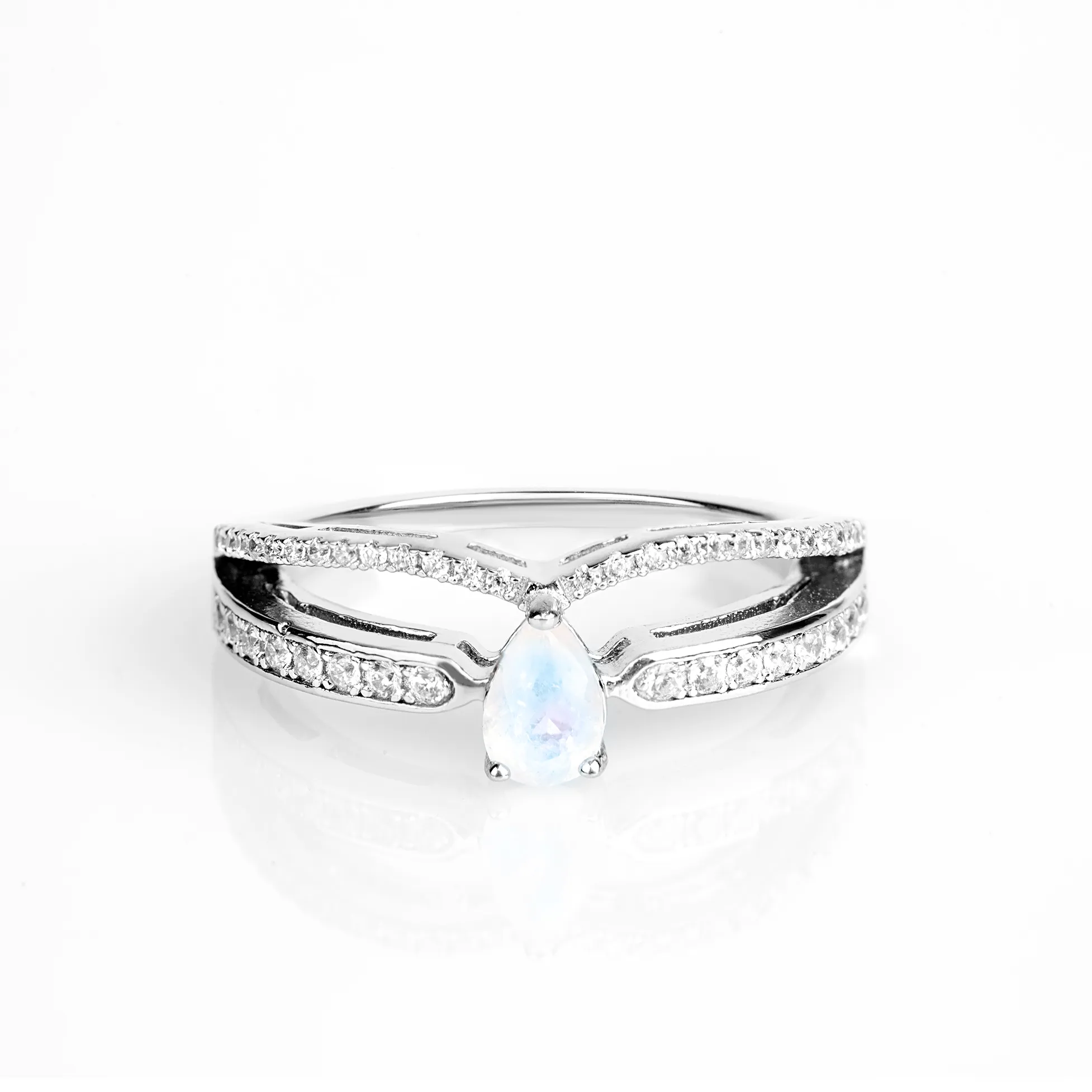 Minimalist' Moonstone Ring