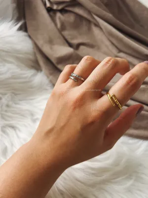 NAIL RING