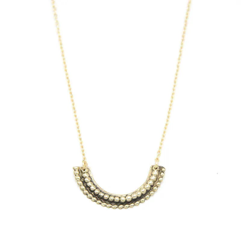 NARA CURVED BAR PENDANT NECKLACE