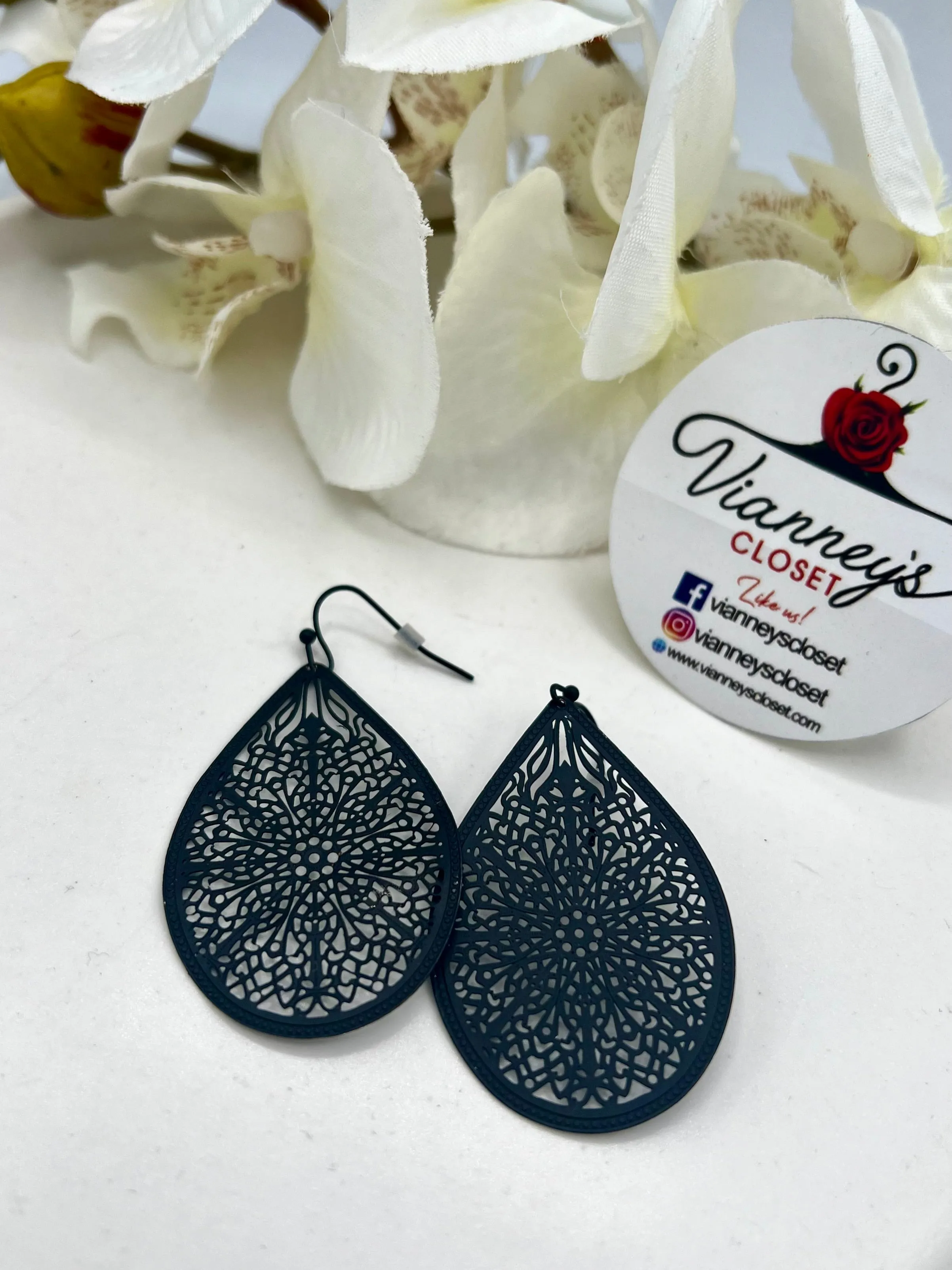 Payton Black Dangle Drops Fishhook Earring