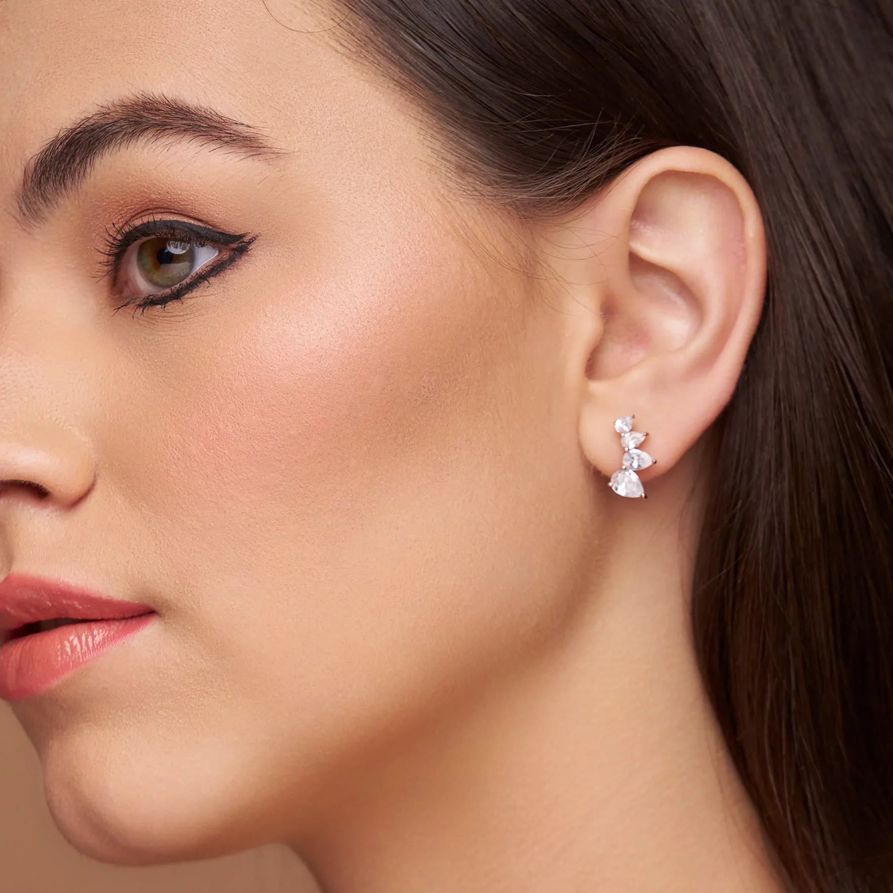 Pear-Shaped Diamond Stud