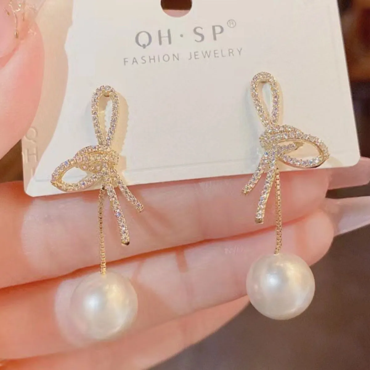 Pearl Fashionable Earrings