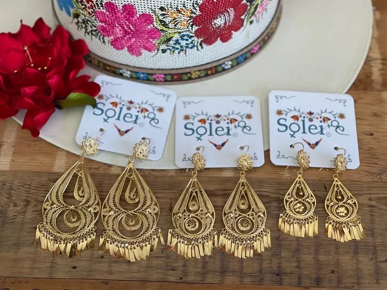 Pera Lágrima Earrings