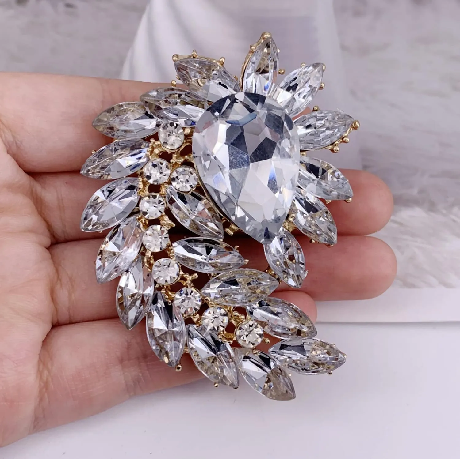 SELOVO Marquise Shape Rhinestone Red Leaf Costume Brooch Pin Jewelry Antiqued Gold Tone