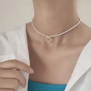 Sweet Fashion Pearl Choker with Delicate Heart Pendant Necklaces