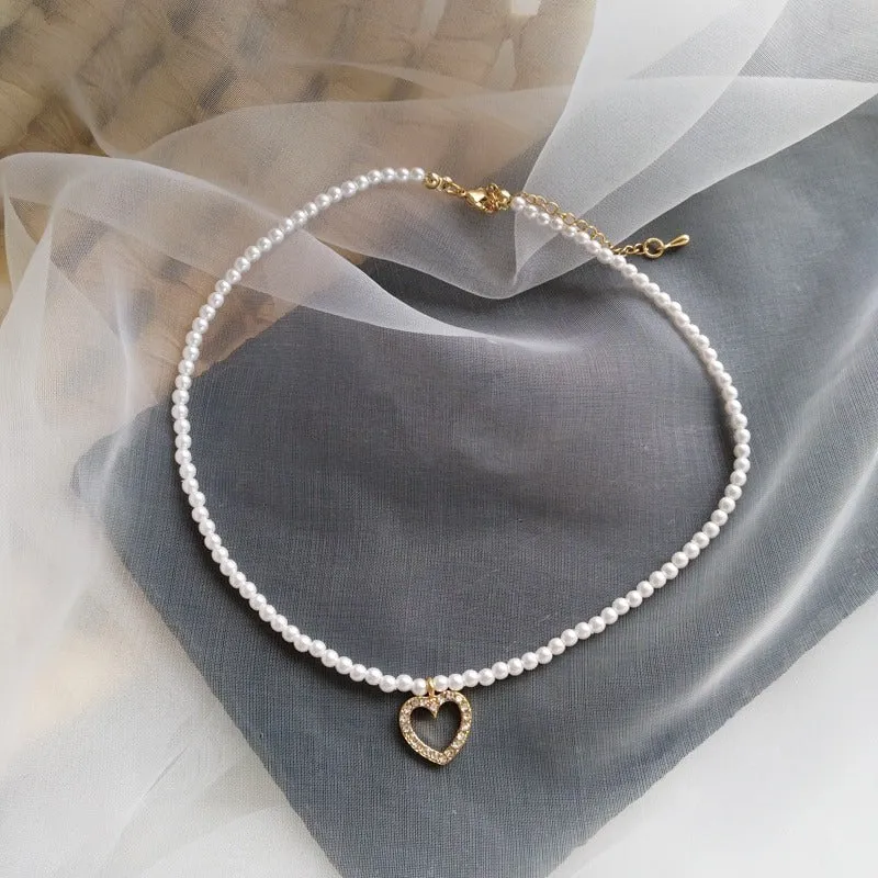 Sweet Fashion Pearl Choker with Delicate Heart Pendant Necklaces