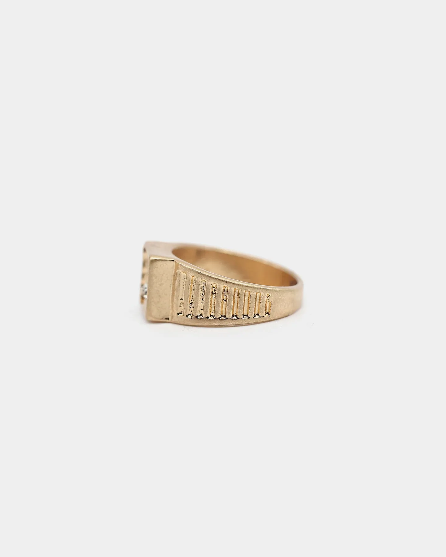 Wild for the Weekend Shining Crystal Ring Gold
