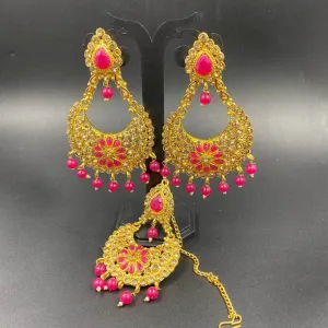 ZEVAR I Kundan And Pearl Earrings With Maangtika